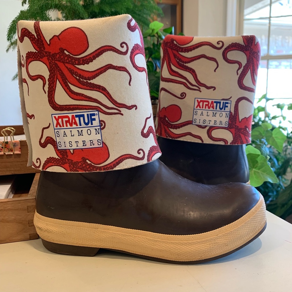 Xtratuf Salmon Sisters octopus rain/fishing boots